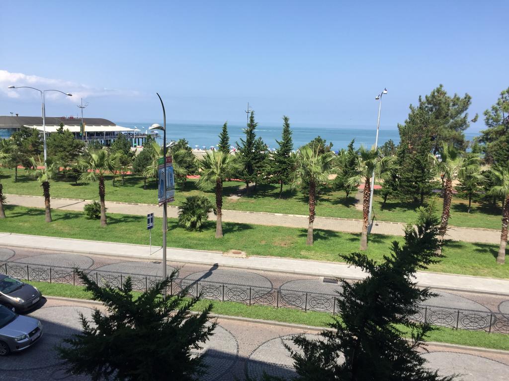 Seaside Luxury Apartment 巴统 外观 照片