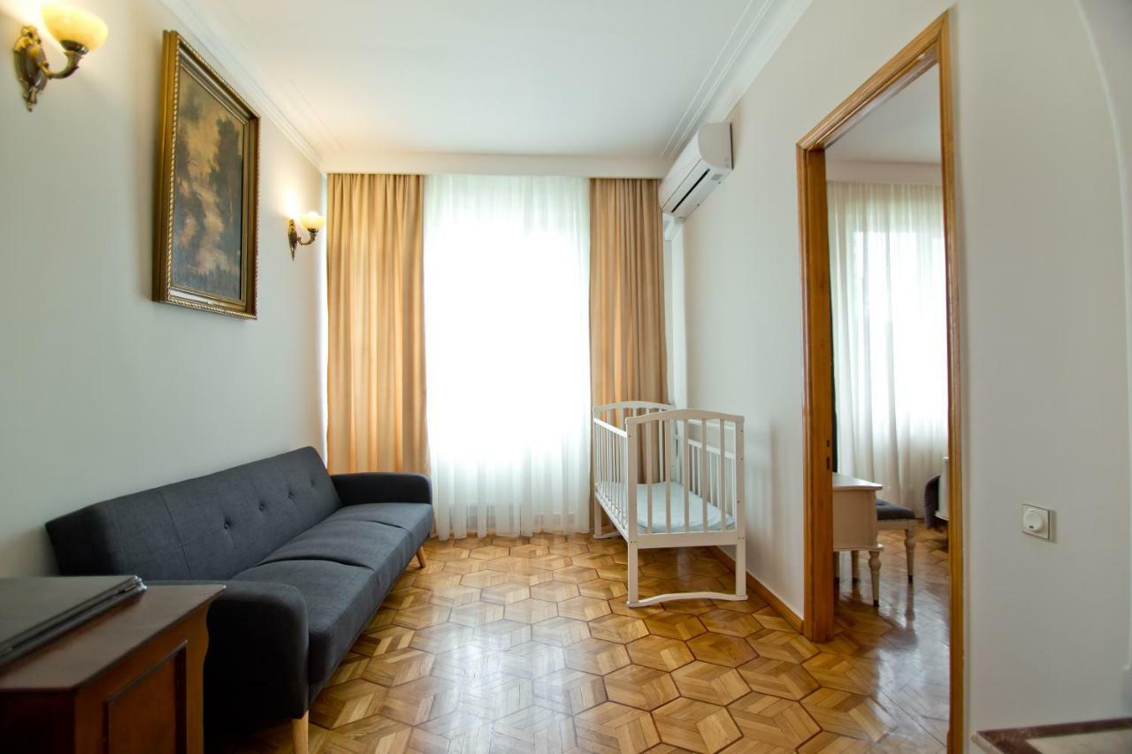 Seaside Luxury Apartment 巴统 外观 照片